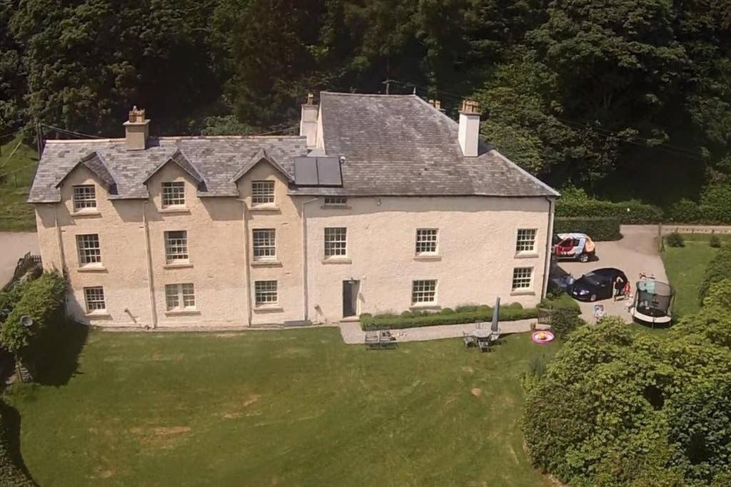 Plas Yn Yale With Mountain Views From All Windows Wrexham Dış mekan fotoğraf