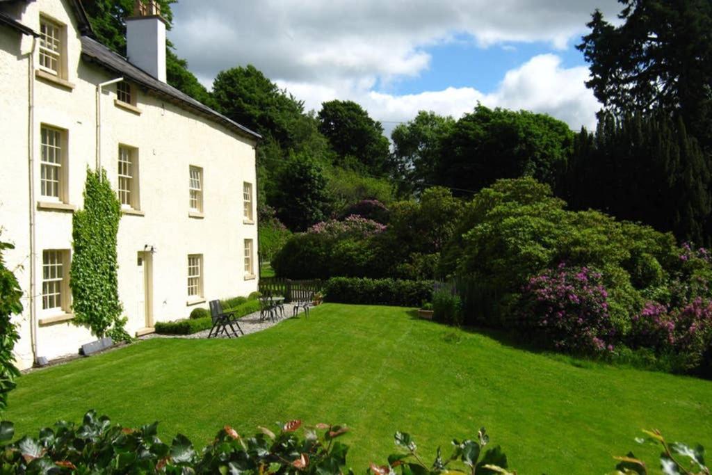 Plas Yn Yale With Mountain Views From All Windows Wrexham Dış mekan fotoğraf