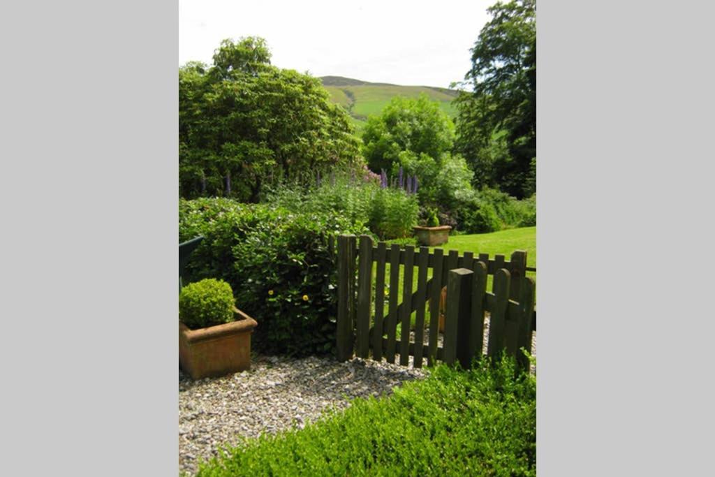 Plas Yn Yale With Mountain Views From All Windows Wrexham Dış mekan fotoğraf